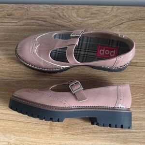 POP Tatum Women’s Patent Glossy Dusty Rose Wing Tip Mary Janes Platform Size 10M